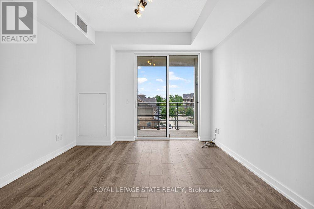 #306 10 ESPLANADE LANE - 11