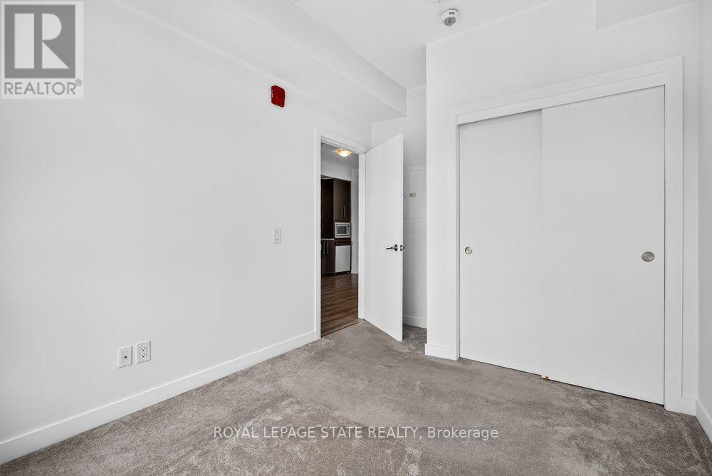 #306 10 ESPLANADE LANE - 18