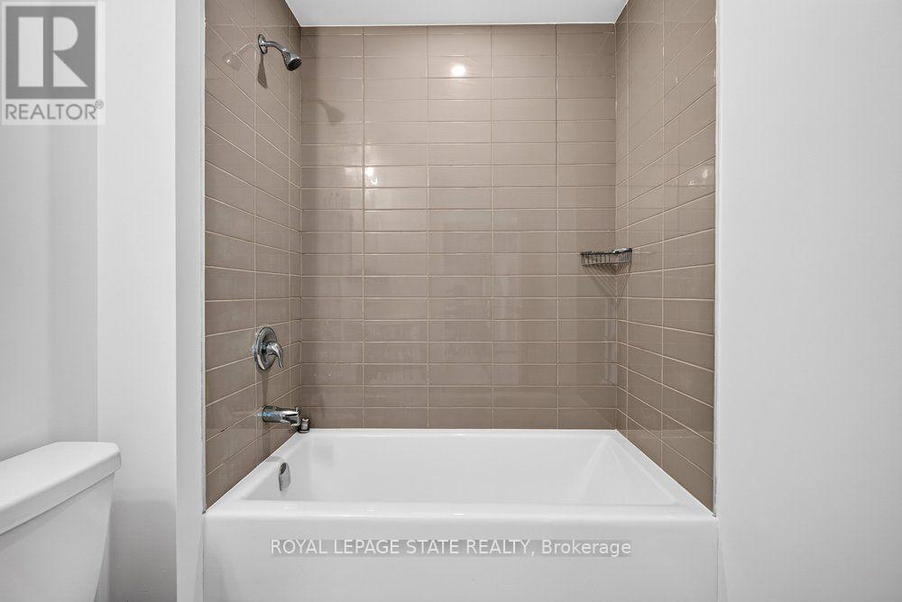#306 10 ESPLANADE LANE - 20
