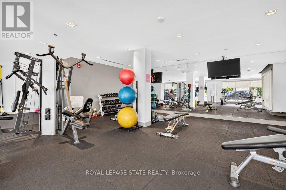 #306 10 ESPLANADE LANE - 28