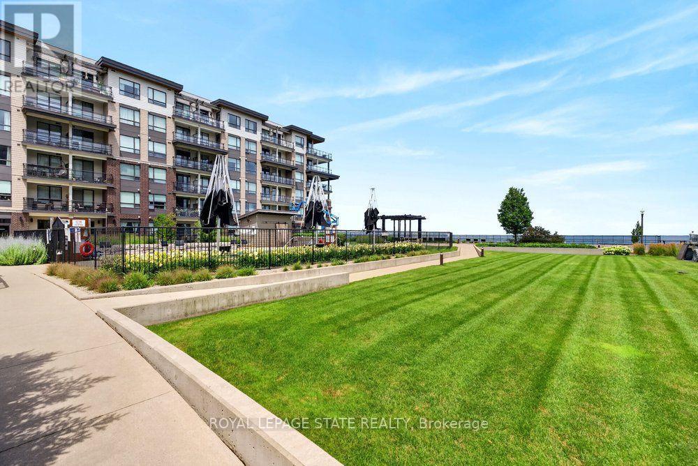 #306 10 ESPLANADE LANE - 29