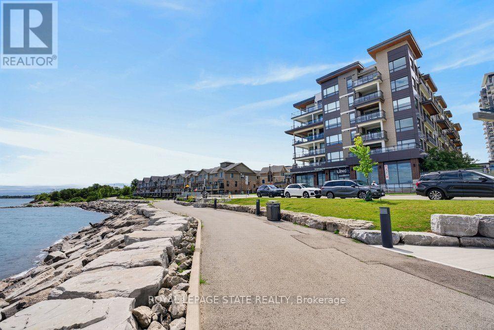 #306 10 ESPLANADE LANE - 34