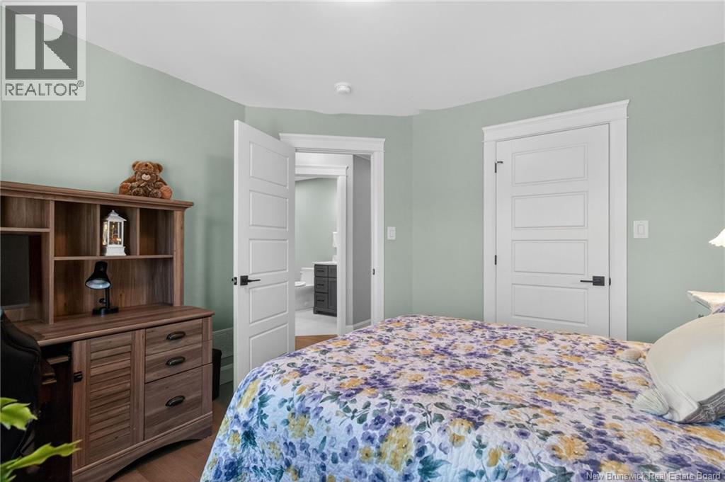 195 Rosebank Crescent - Image 32