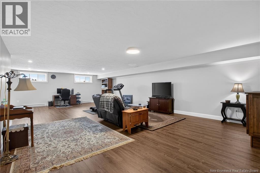 195 Rosebank Crescent - Image 39