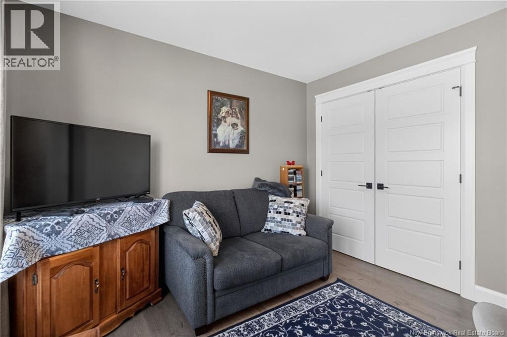 195 Rosebank Crescent - Image 34
