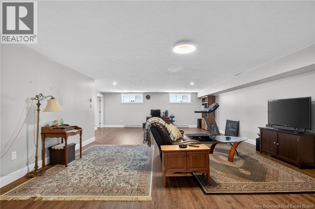 195 Rosebank Crescent - Image 38