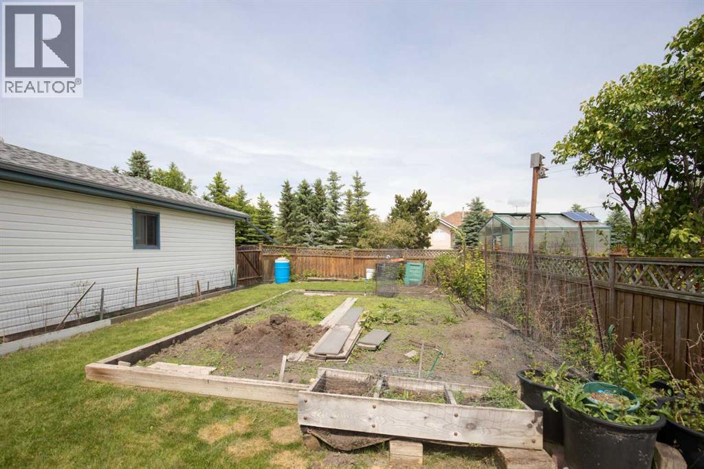 6014 44 Crescent, Innisfail