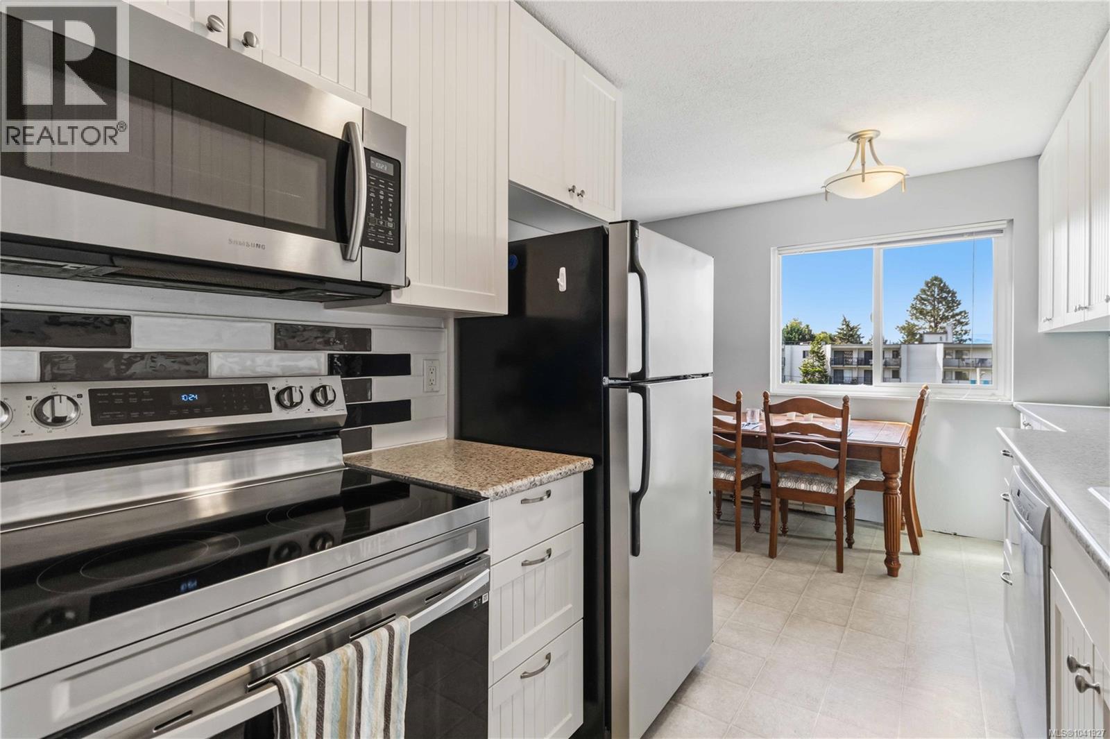#401 1571 Mortimer St - 14