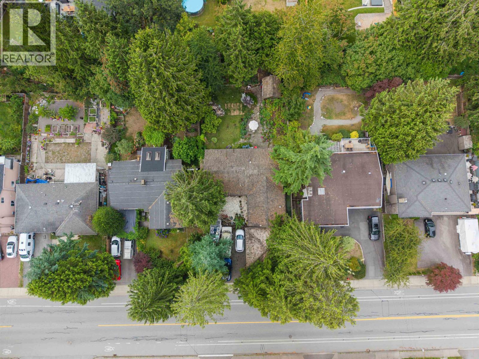 886 E 29TH STREET, North Vancouver — photo 2
