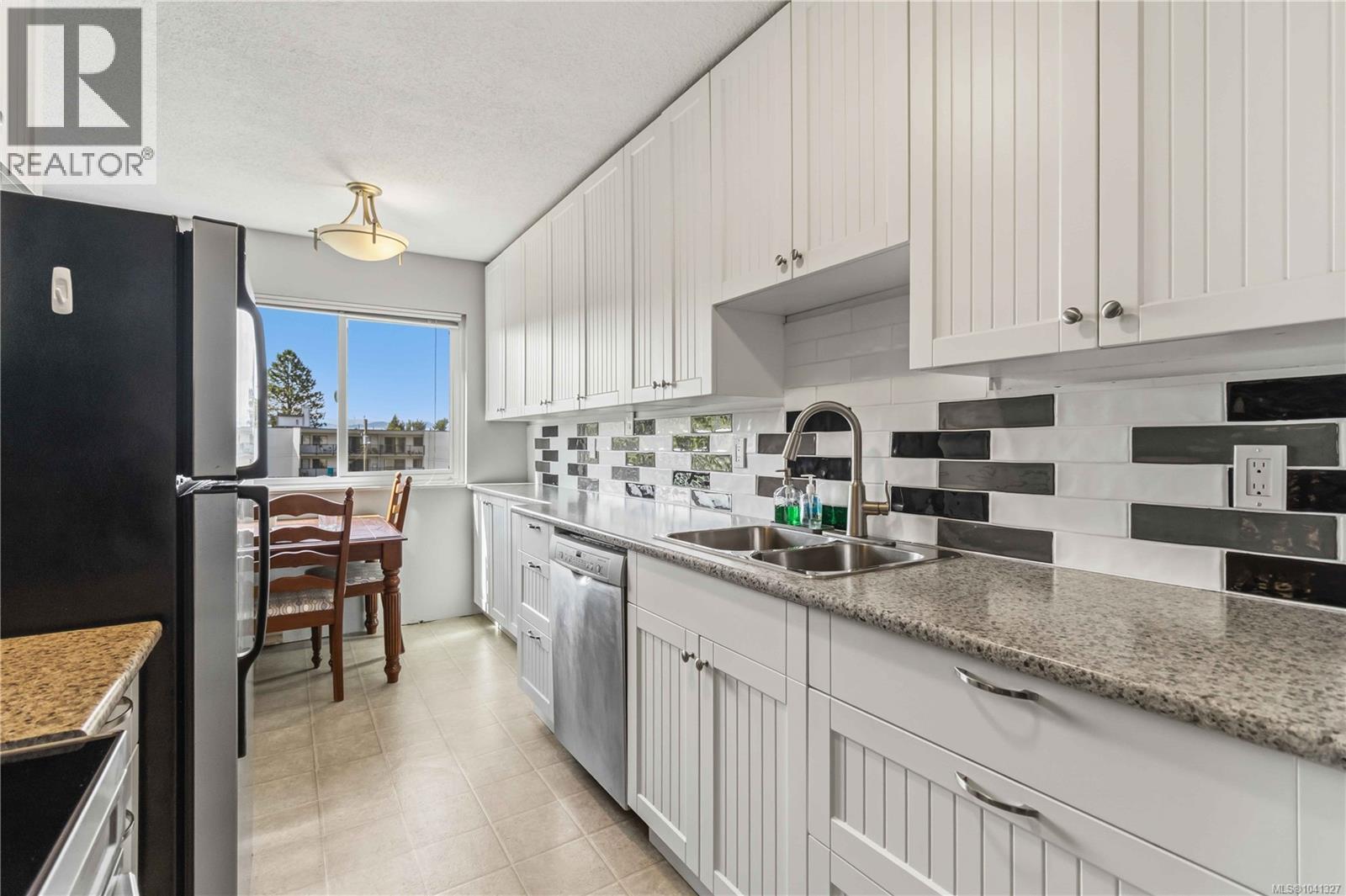 #401 1571 Mortimer St - 15