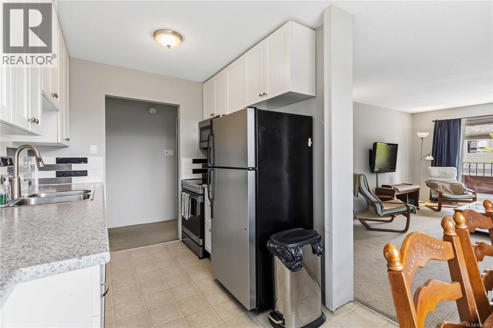 #401 1571 Mortimer St - 13