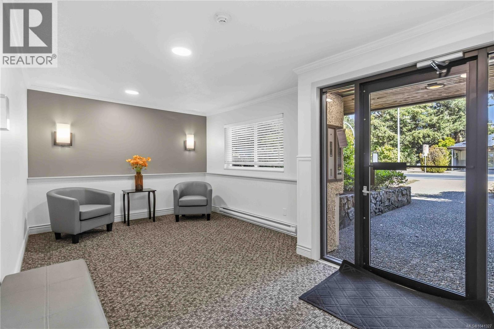 #401 1571 Mortimer St - 5