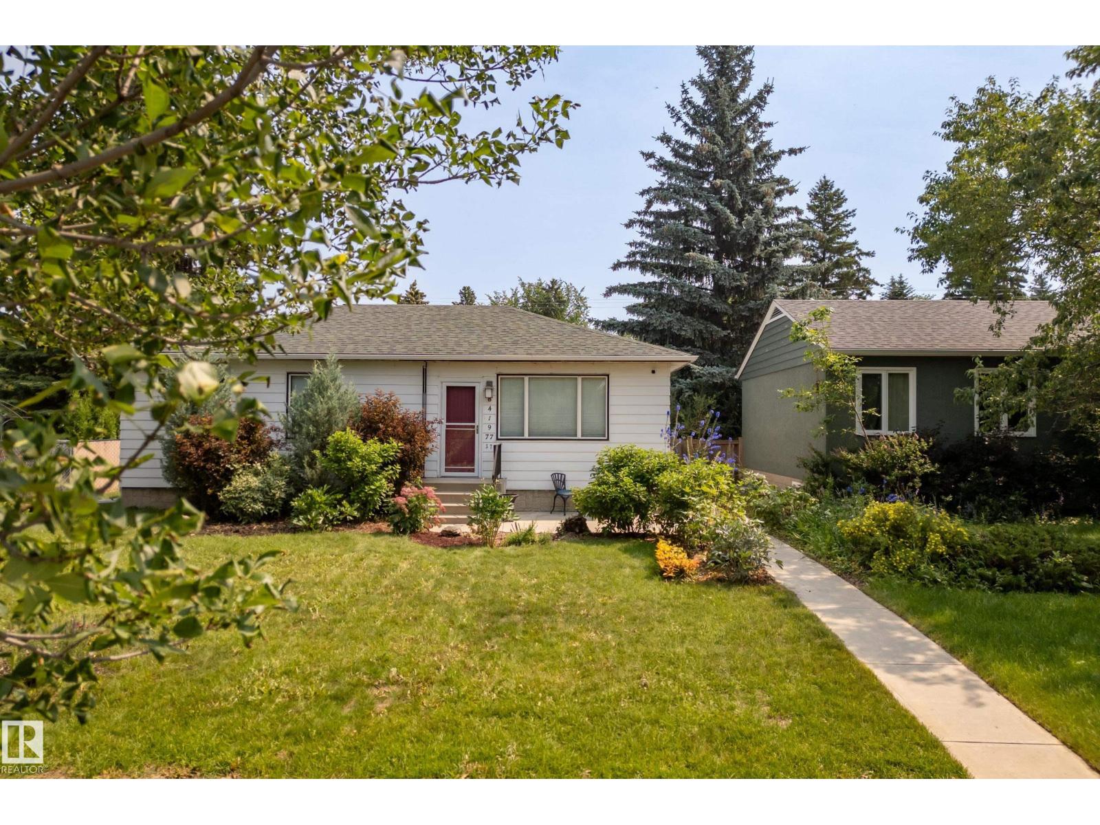 8419 77 ST NW - 1