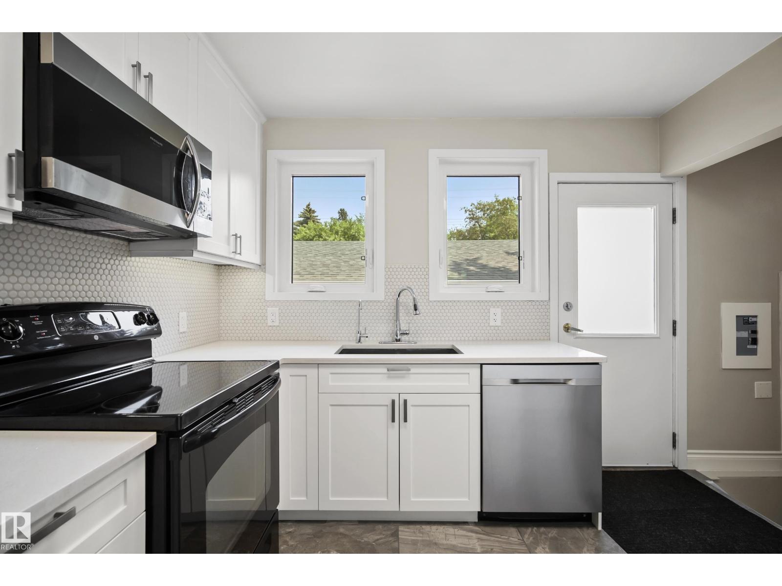 8419 77 ST NW - 12