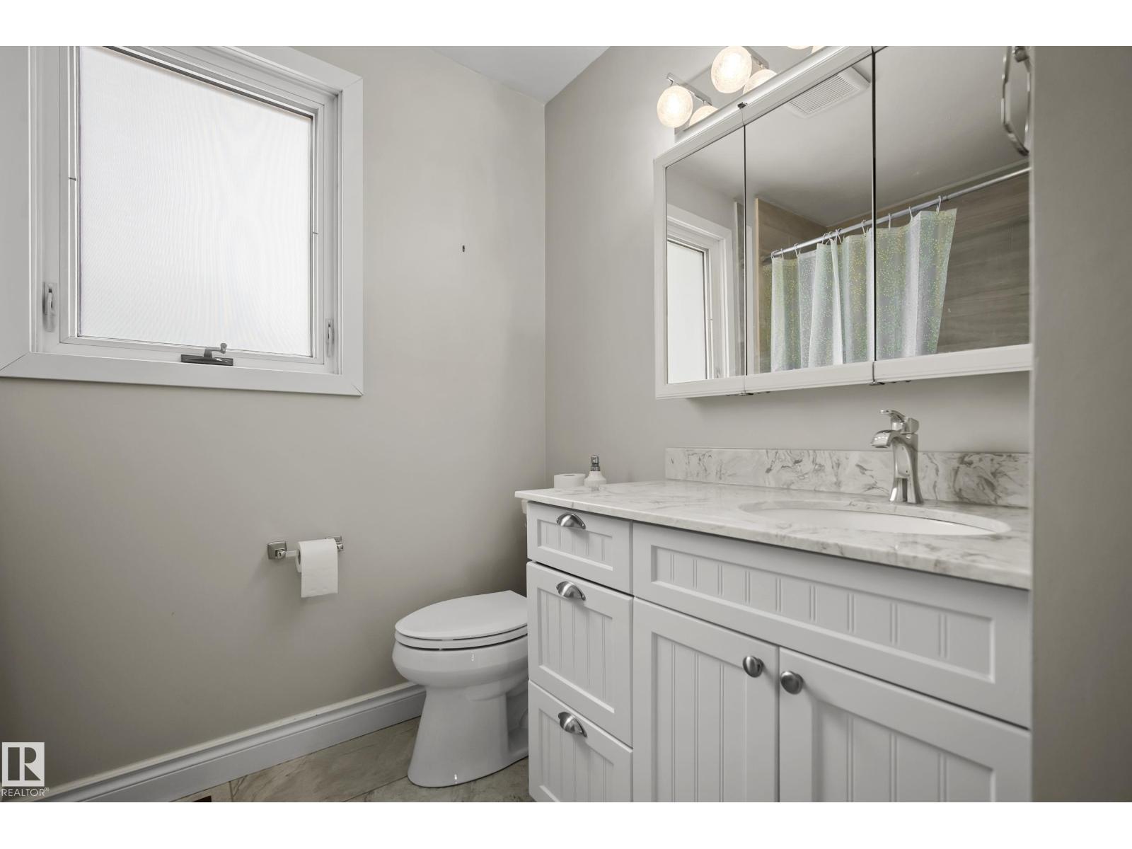 8419 77 ST NW - 15
