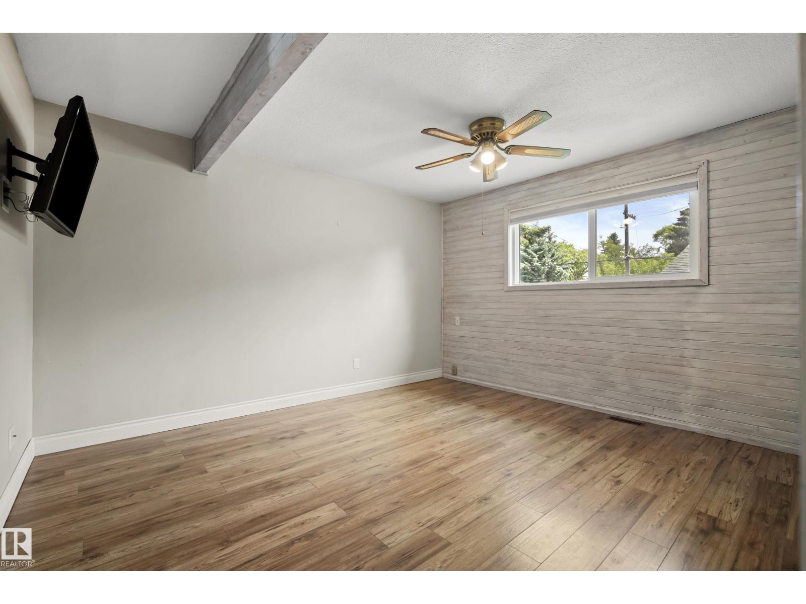 8419 77 ST NW - 17