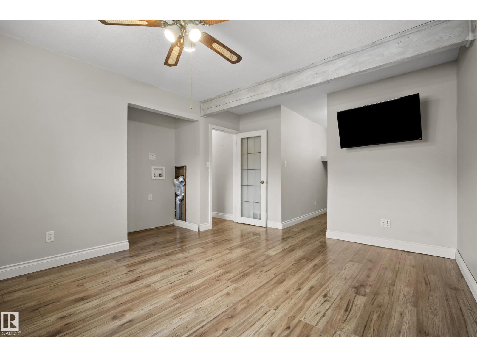 8419 77 ST NW - 18