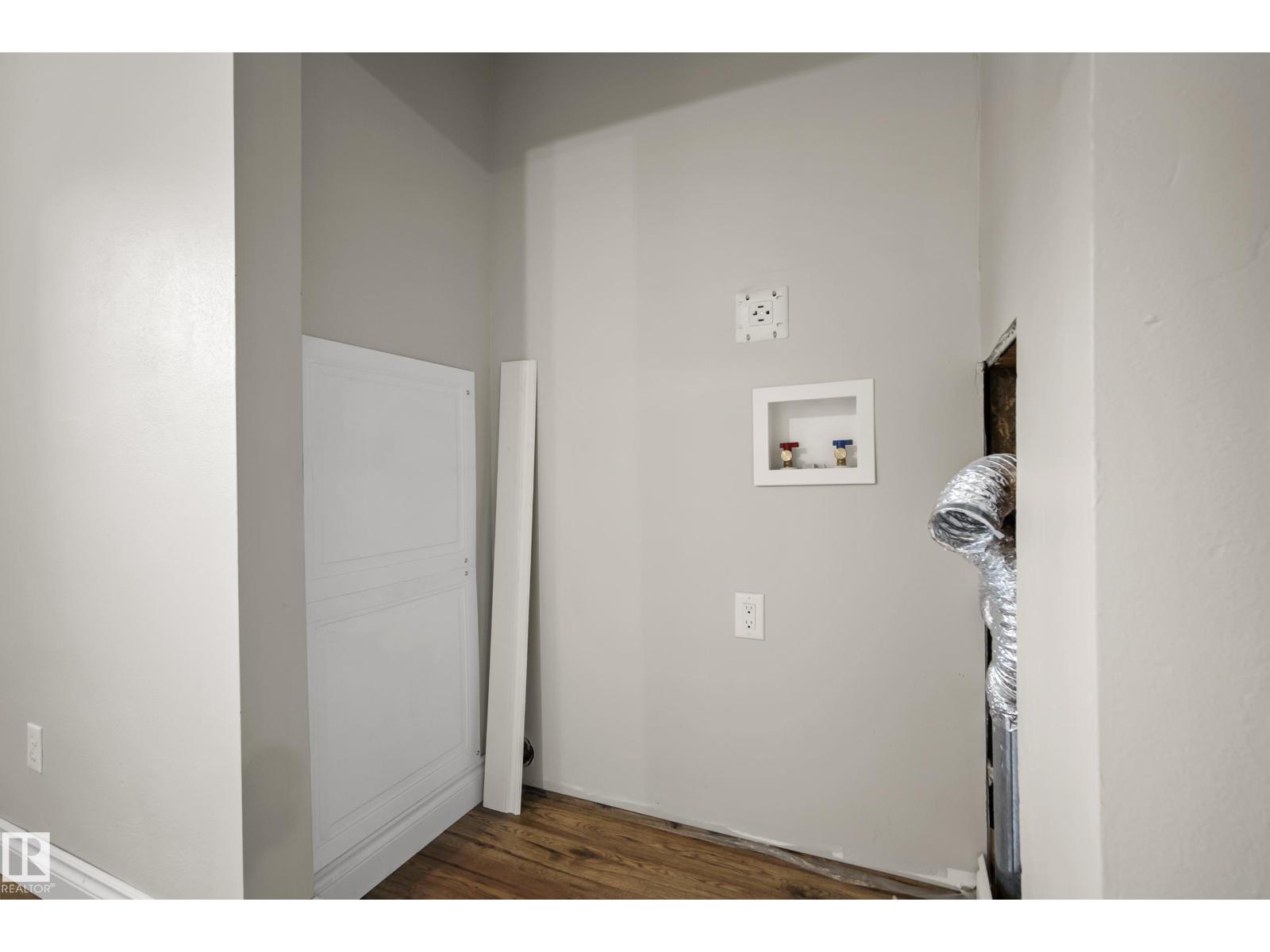 8419 77 ST NW - 19