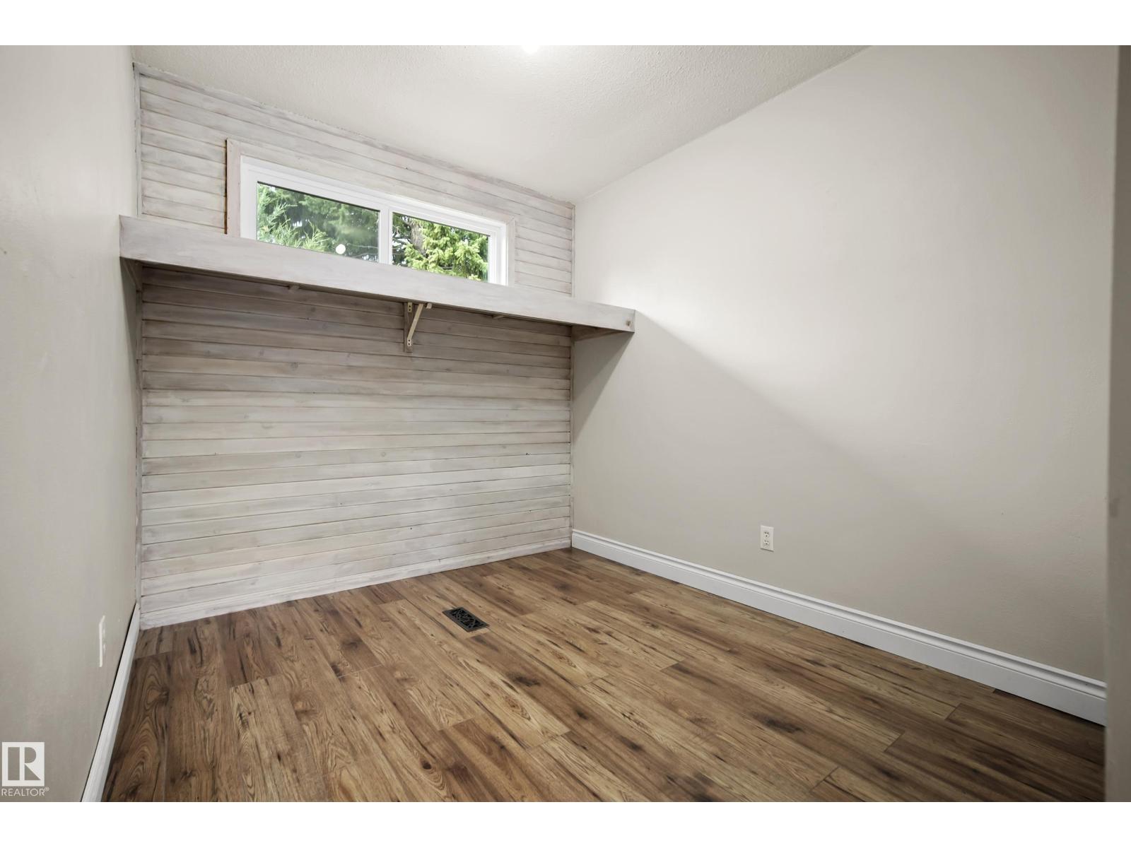 8419 77 ST NW - 20