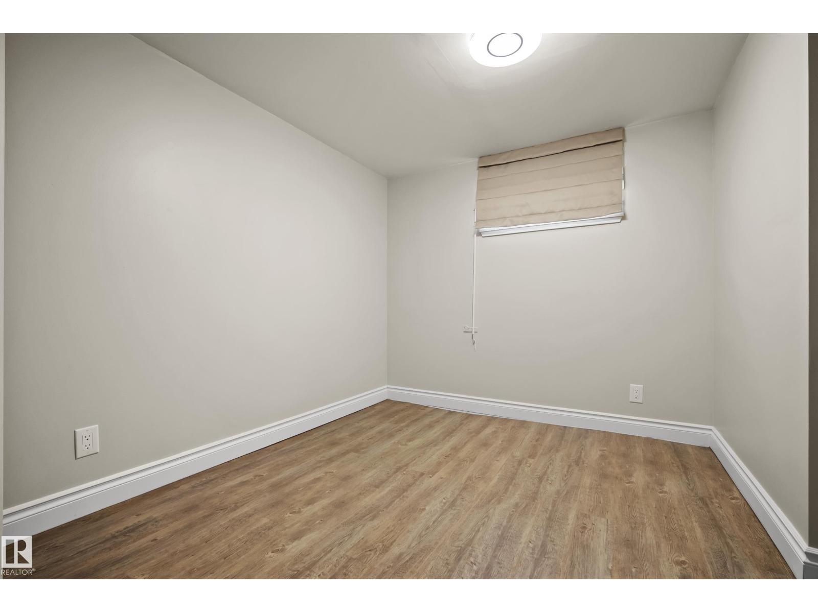 8419 77 ST NW - 28