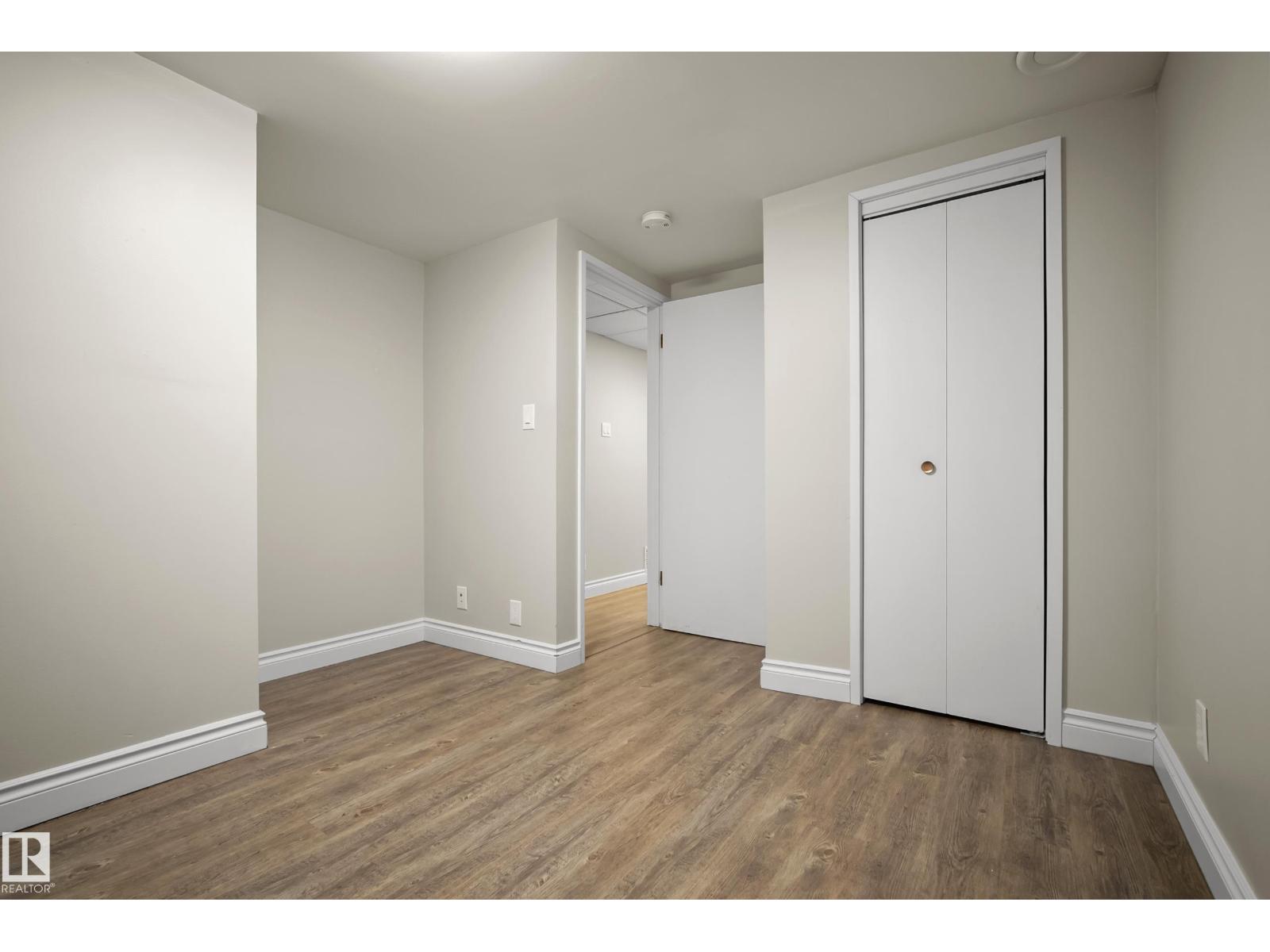 8419 77 ST NW - 29