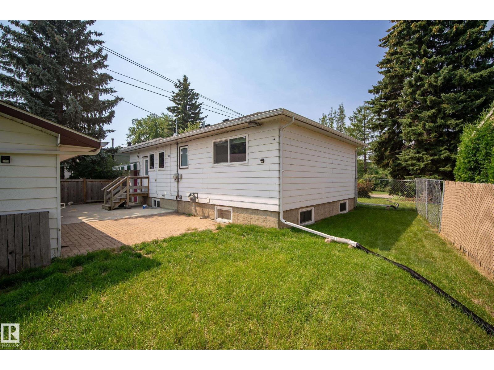 8419 77 ST NW - 40
