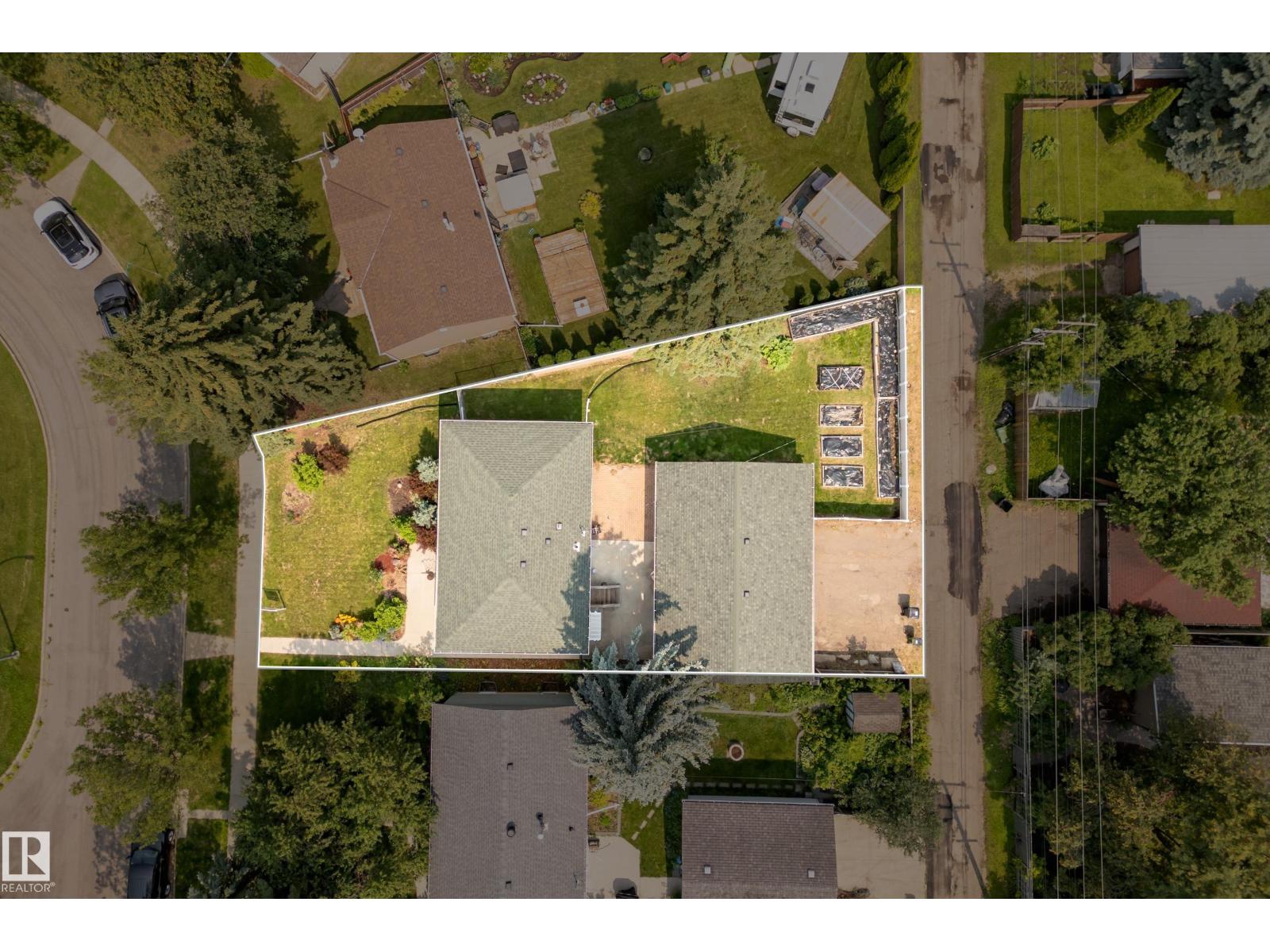 8419 77 ST NW - 44
