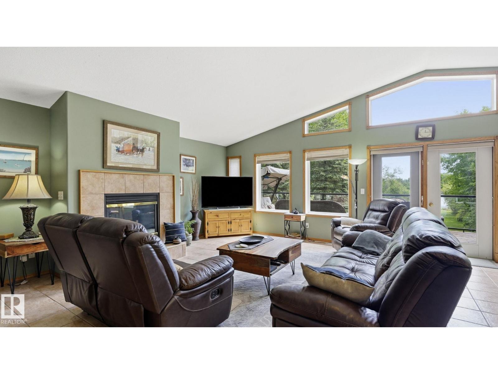 #17 2414 TWP ROAD 522 - 13