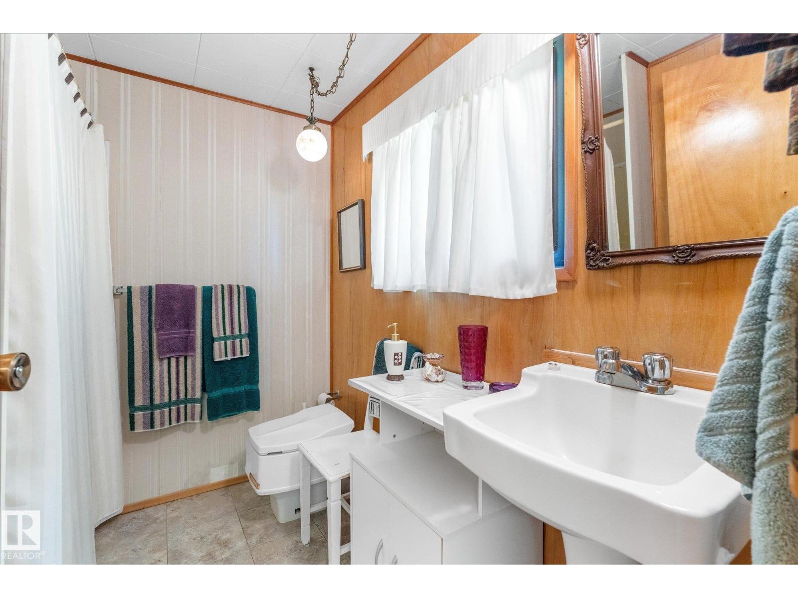 #32 53113 RGE ROAD 44 - 22