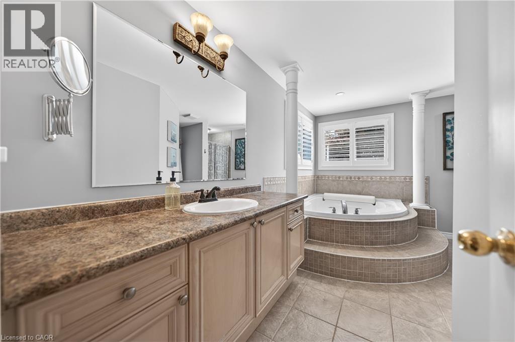 211 MCNICHOL Drive - 36