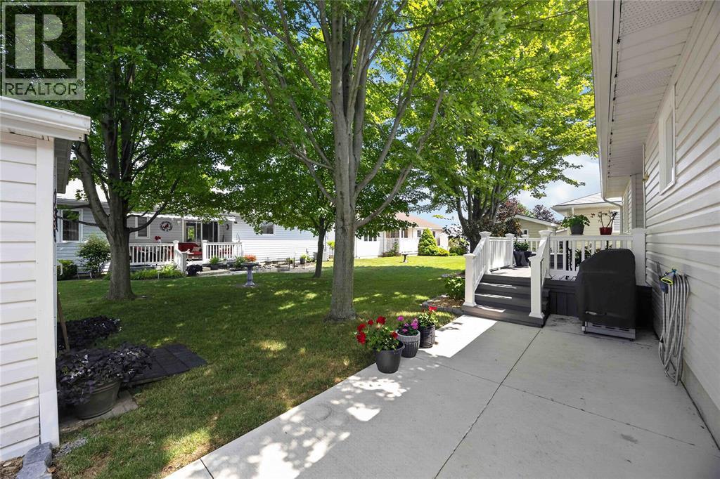 #367 5700 Blackwell Sideroad - 33