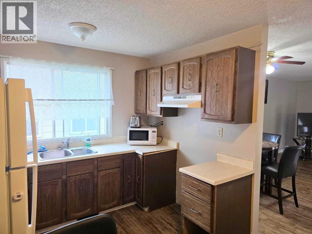 709 Hammond Drive South - Photo 5