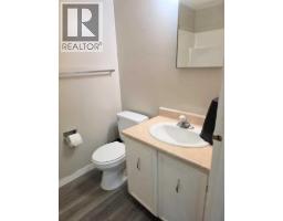 709 Hammond Drive S, Fox Creek, AB T0H1P0 Photo 12