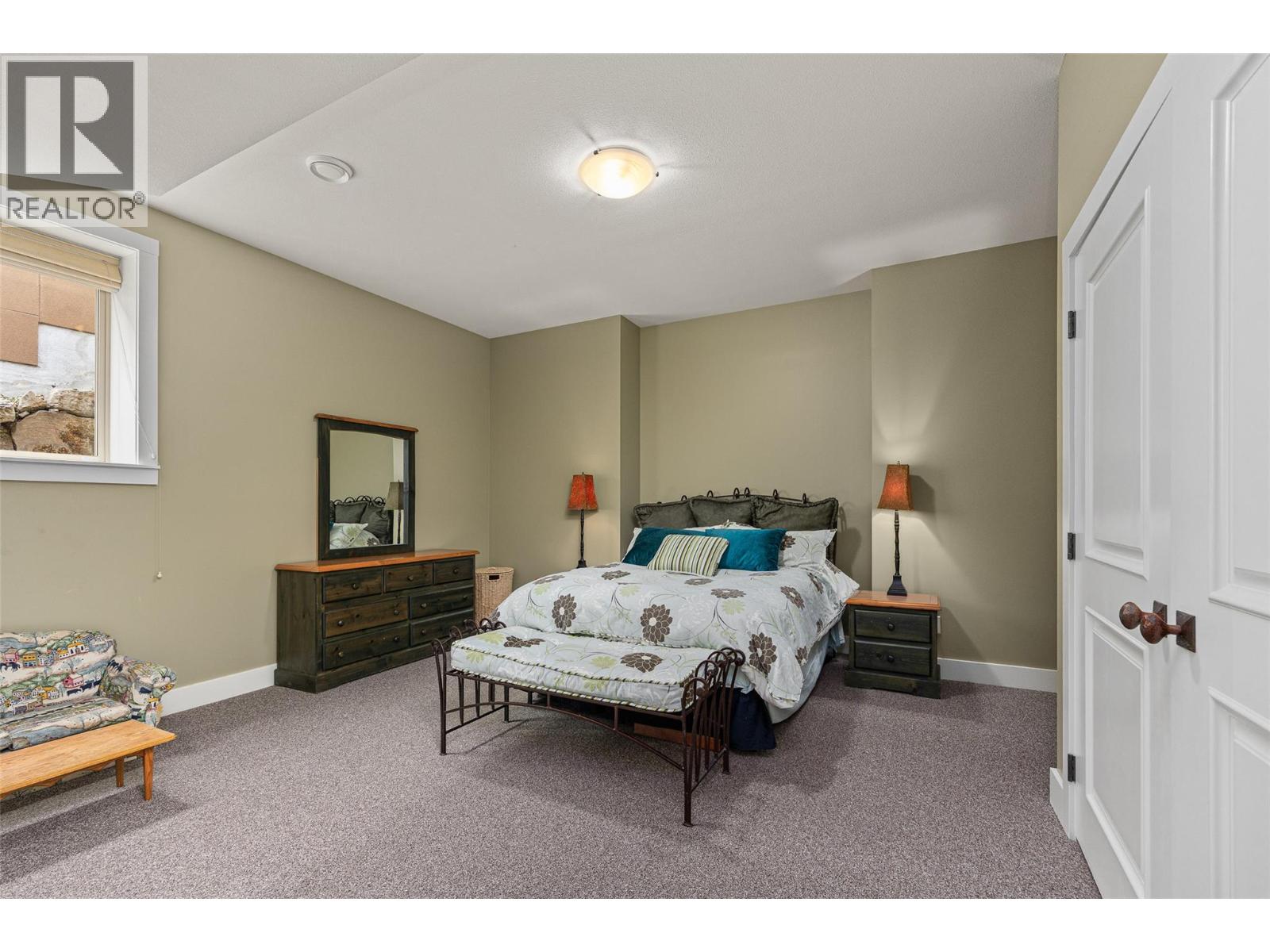  670 Devonian Avenue, Kelowna