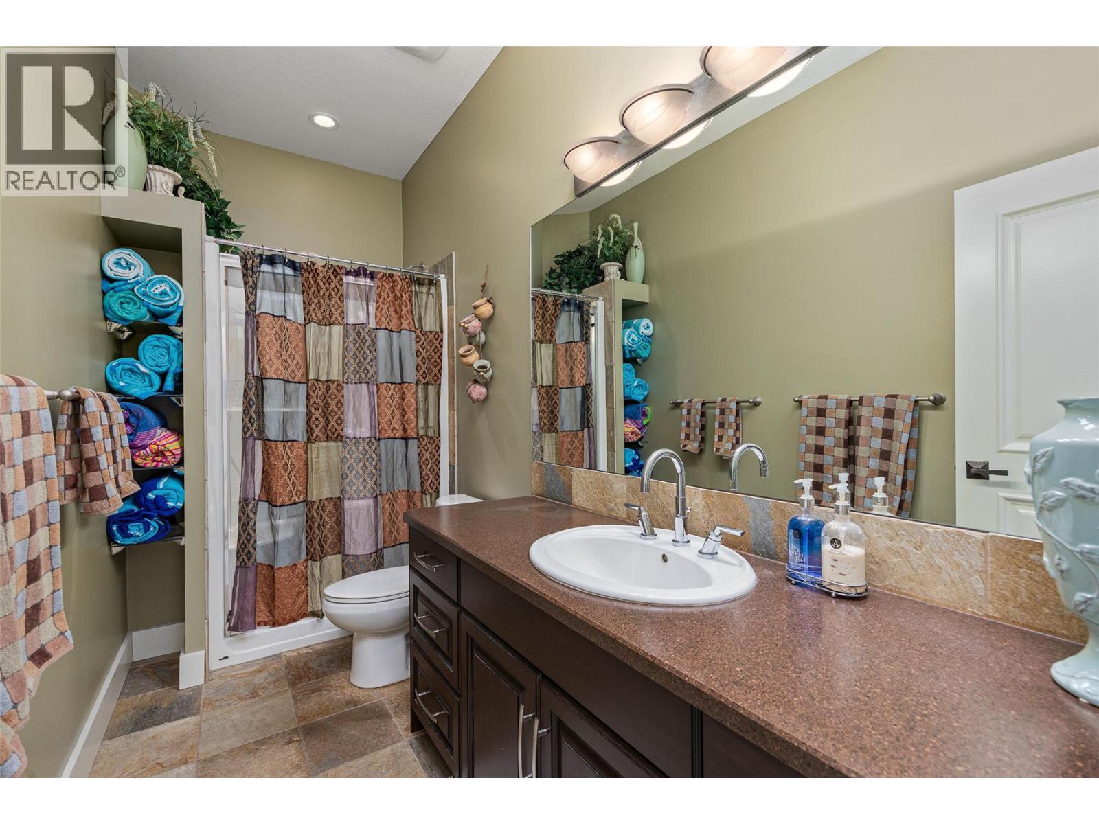  670 Devonian Avenue, Kelowna