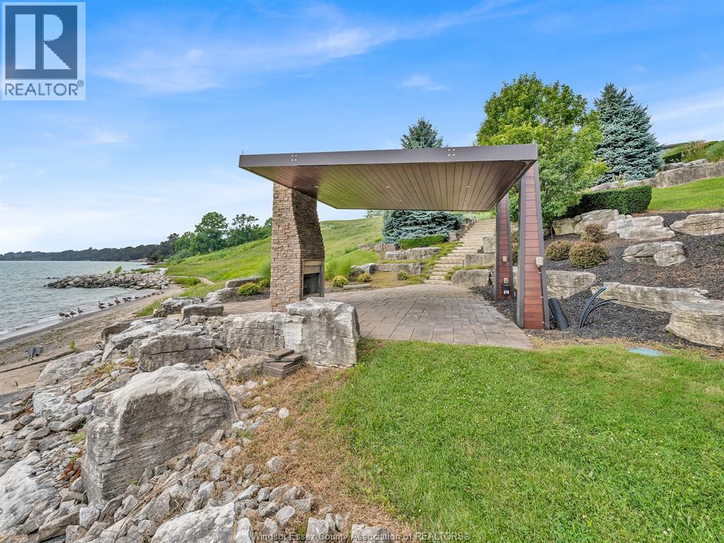 320 Seacliff DRIVE West - Image 14