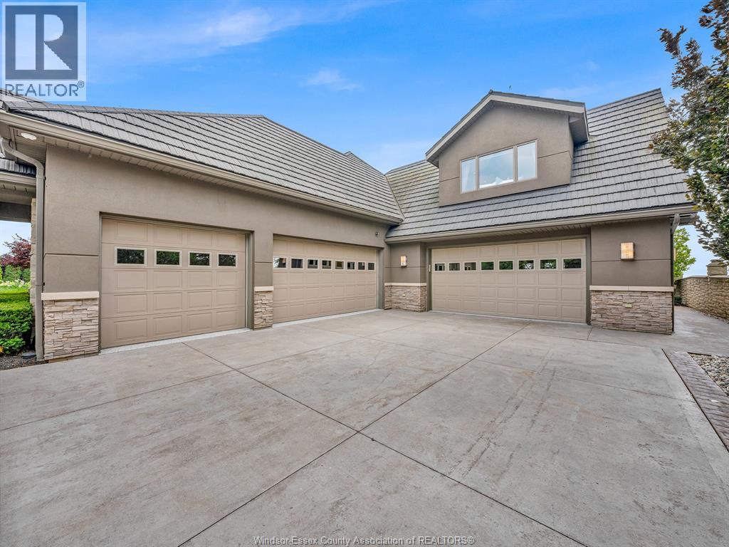 320 Seacliff DRIVE West - Image 3