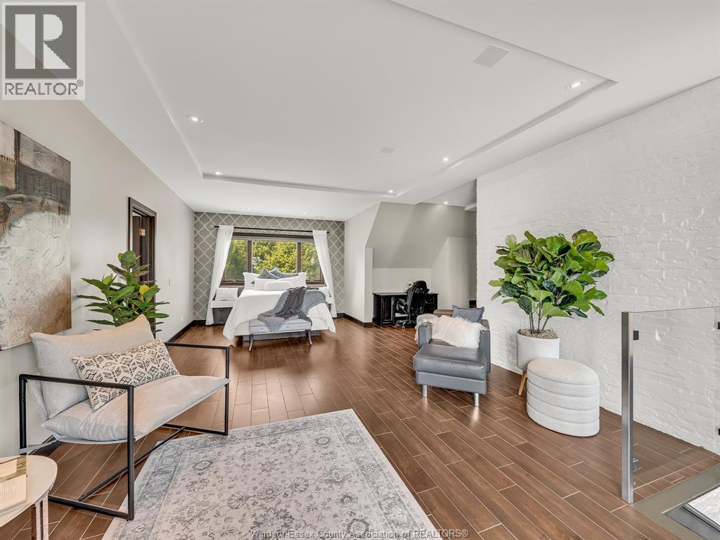 320 Seacliff DRIVE West - Image 34