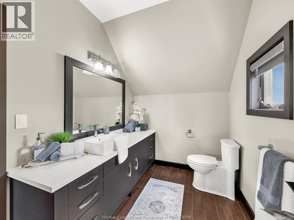 320 Seacliff DRIVE West - Image 35