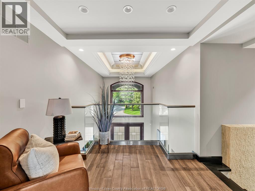 320 Seacliff DRIVE West - Image 37