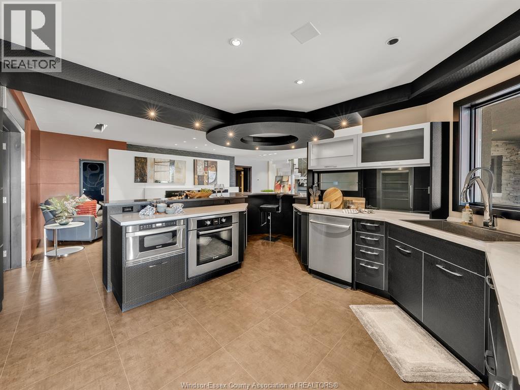 320 Seacliff DRIVE West - Image 43