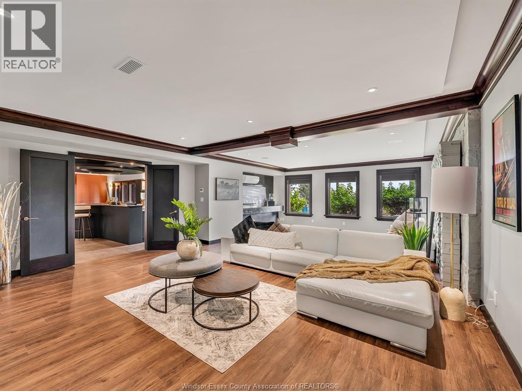 320 Seacliff DRIVE West - Image 45