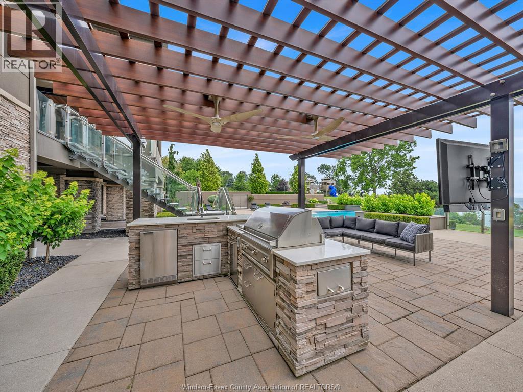 320 Seacliff DRIVE West - Image 9
