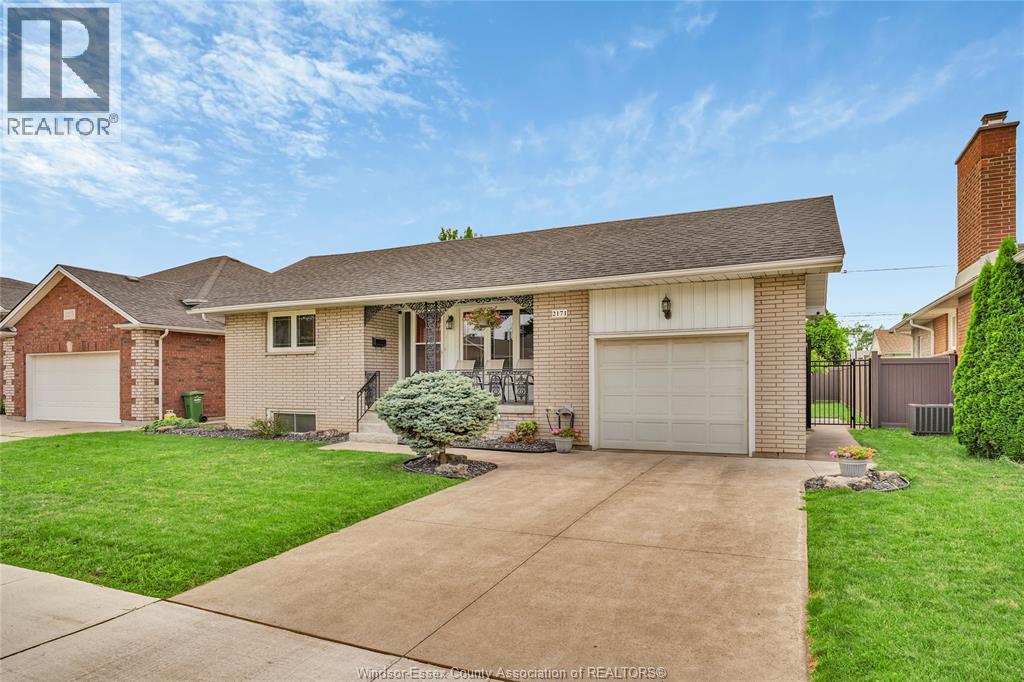 2171 WOODLAWN AVENUE - 1