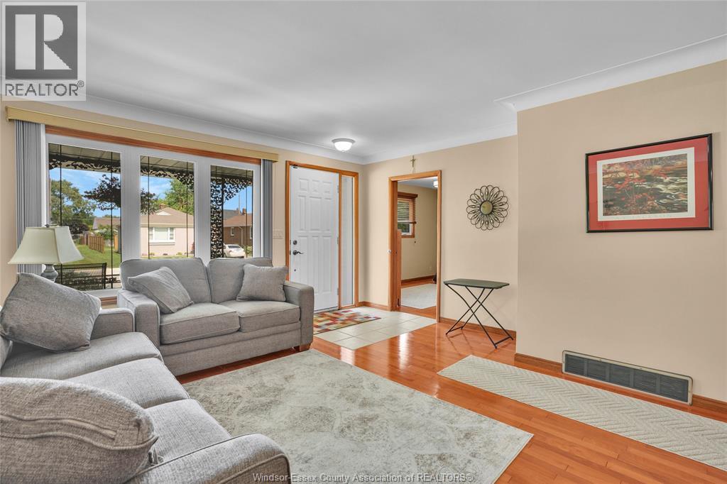 2171 WOODLAWN AVENUE - 2