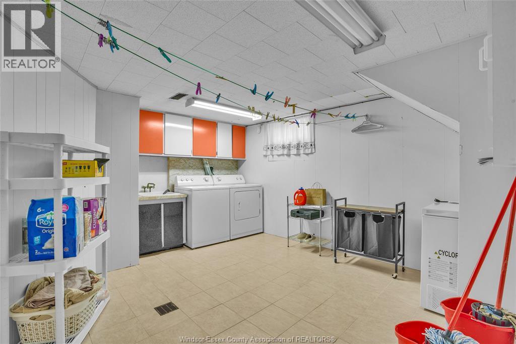 2171 WOODLAWN AVENUE - 21