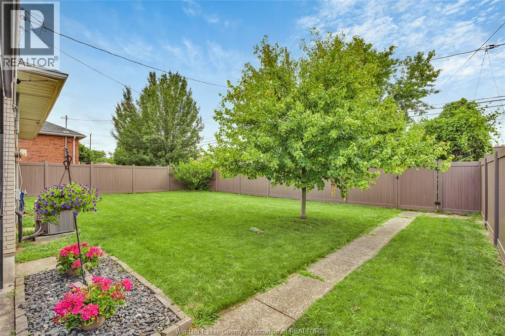 2171 WOODLAWN AVENUE - 27