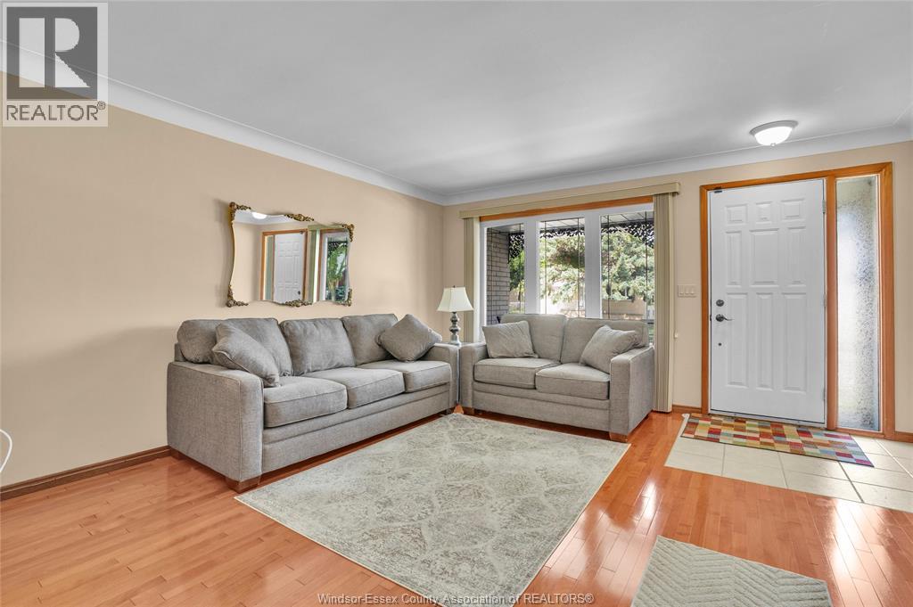 2171 WOODLAWN AVENUE - 4