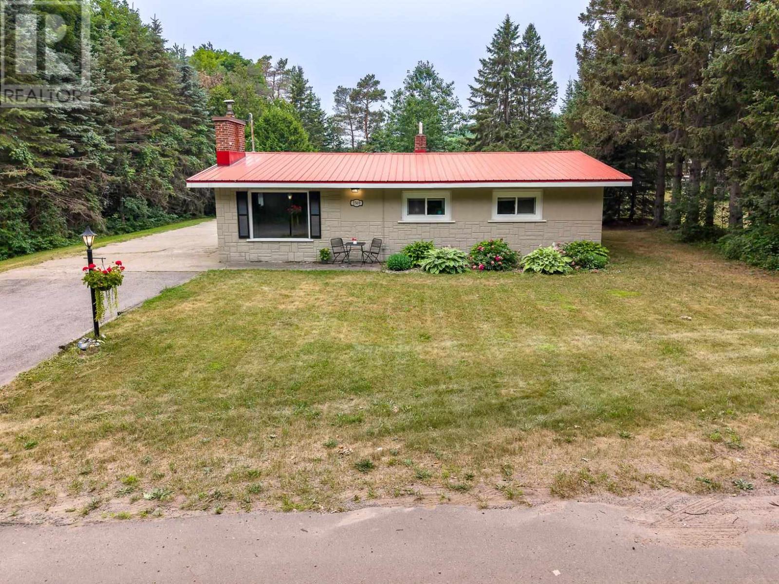 1569 Leigh's Bay Rd - 1