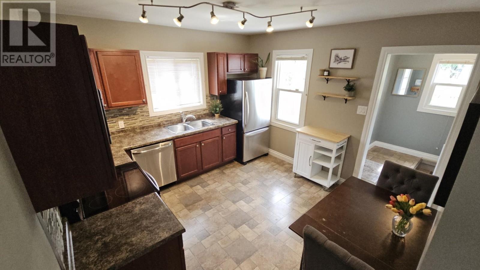 1325 Wallbridge AVE - 7
